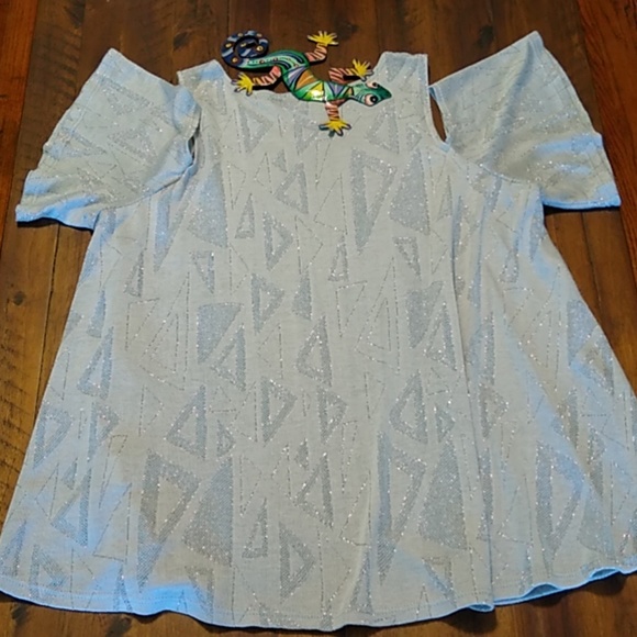 H.I.P. cold shoulder top - Picture 3 of 3